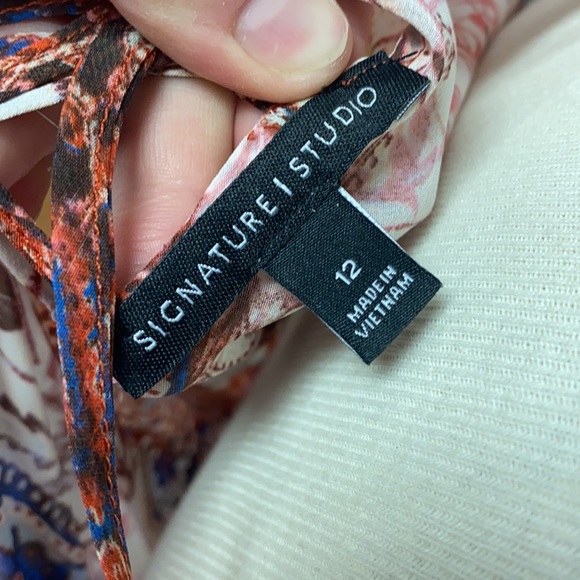 Signature Studio Dress. Size 12. Paisleys in pink. - Picture 8 of 8